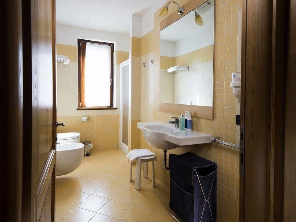 Residence Corte Camaldoli Гарда Екстериор снимка